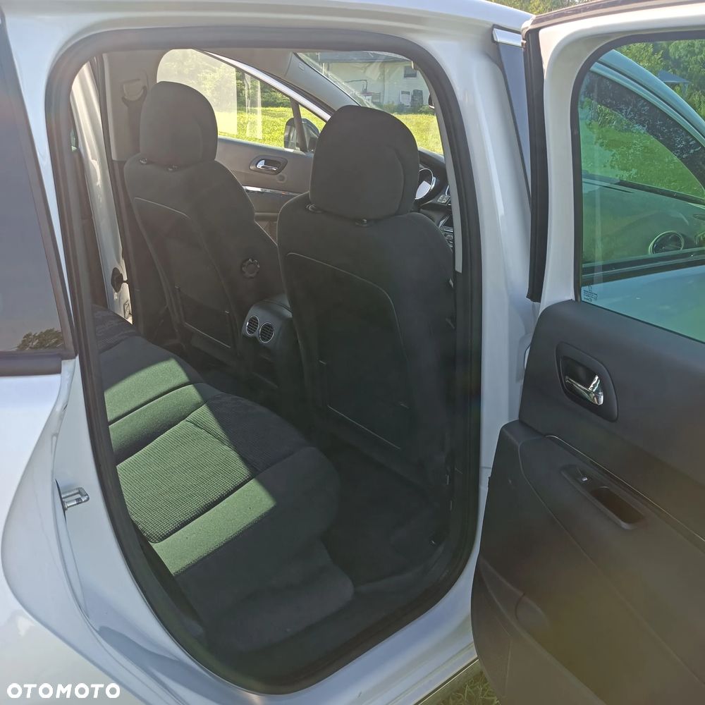 Peugeot 3008 2.0 HDi HYbrid4 - 5