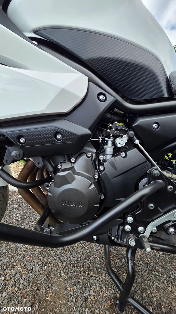 Yamaha XJ - 6