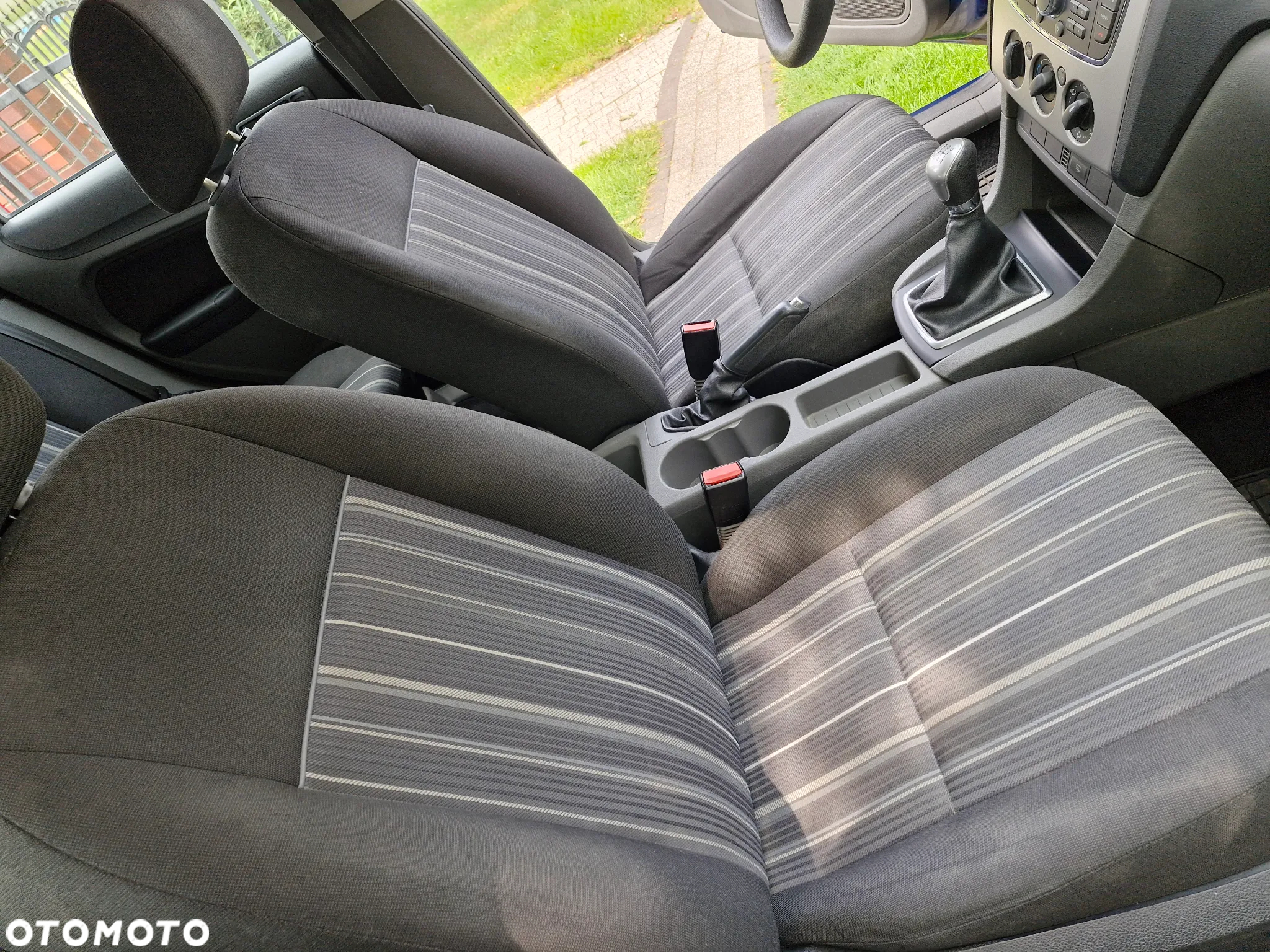 Ford Focus 1.6 TDCi Ambiente - 16