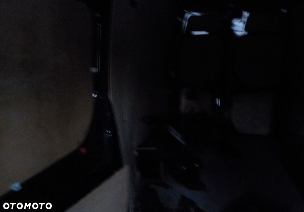 Mercedes-Benz Sprinter - 12