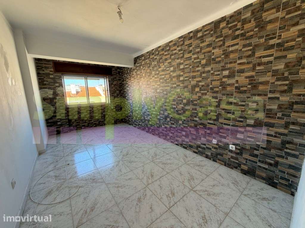 T2 + Sotão, Bairro Afonso Costa-Setúbal - Grande imagem: 2/15