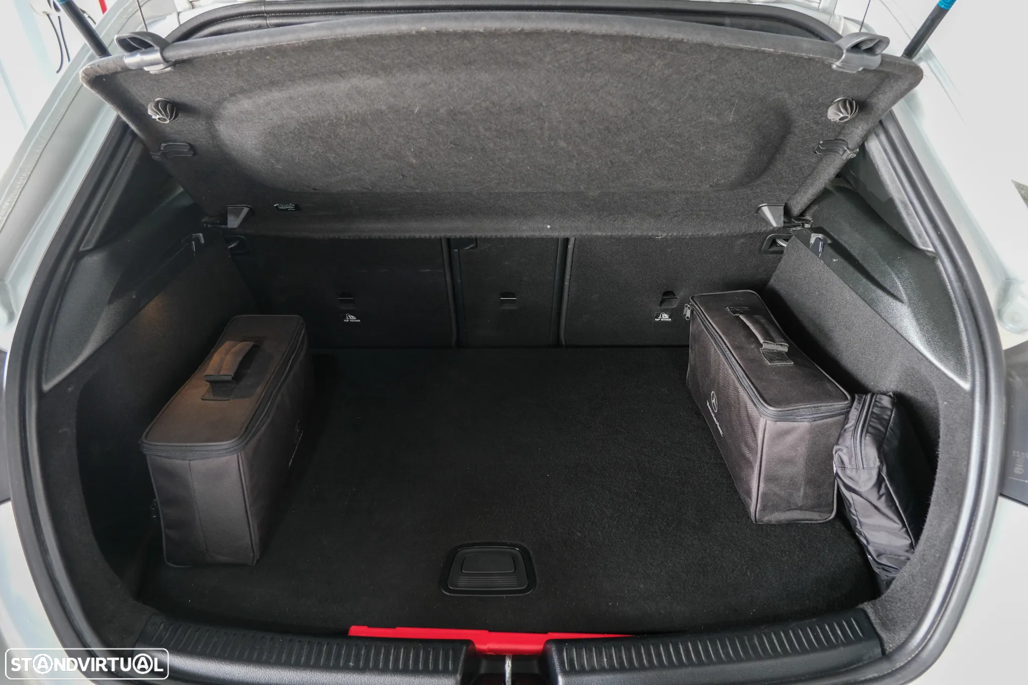 Mercedes-Benz A 250 e Progressive - 43