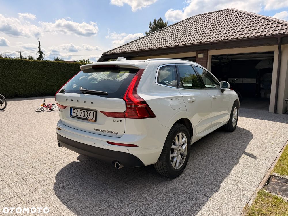 Volvo XC 60 D4 AWD Momentum - 4