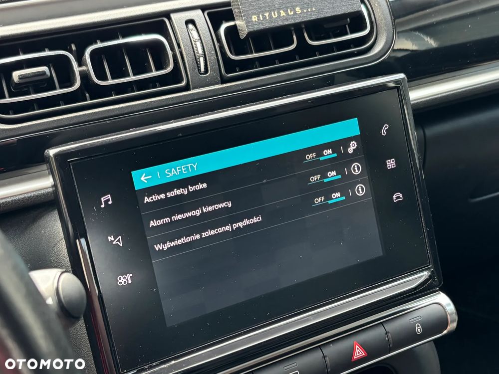 Citroën C3 1.2 PureTech Shine S&S - 13