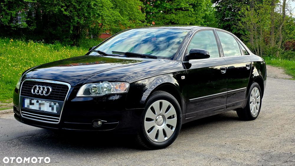 Audi A4 Limousine - 1