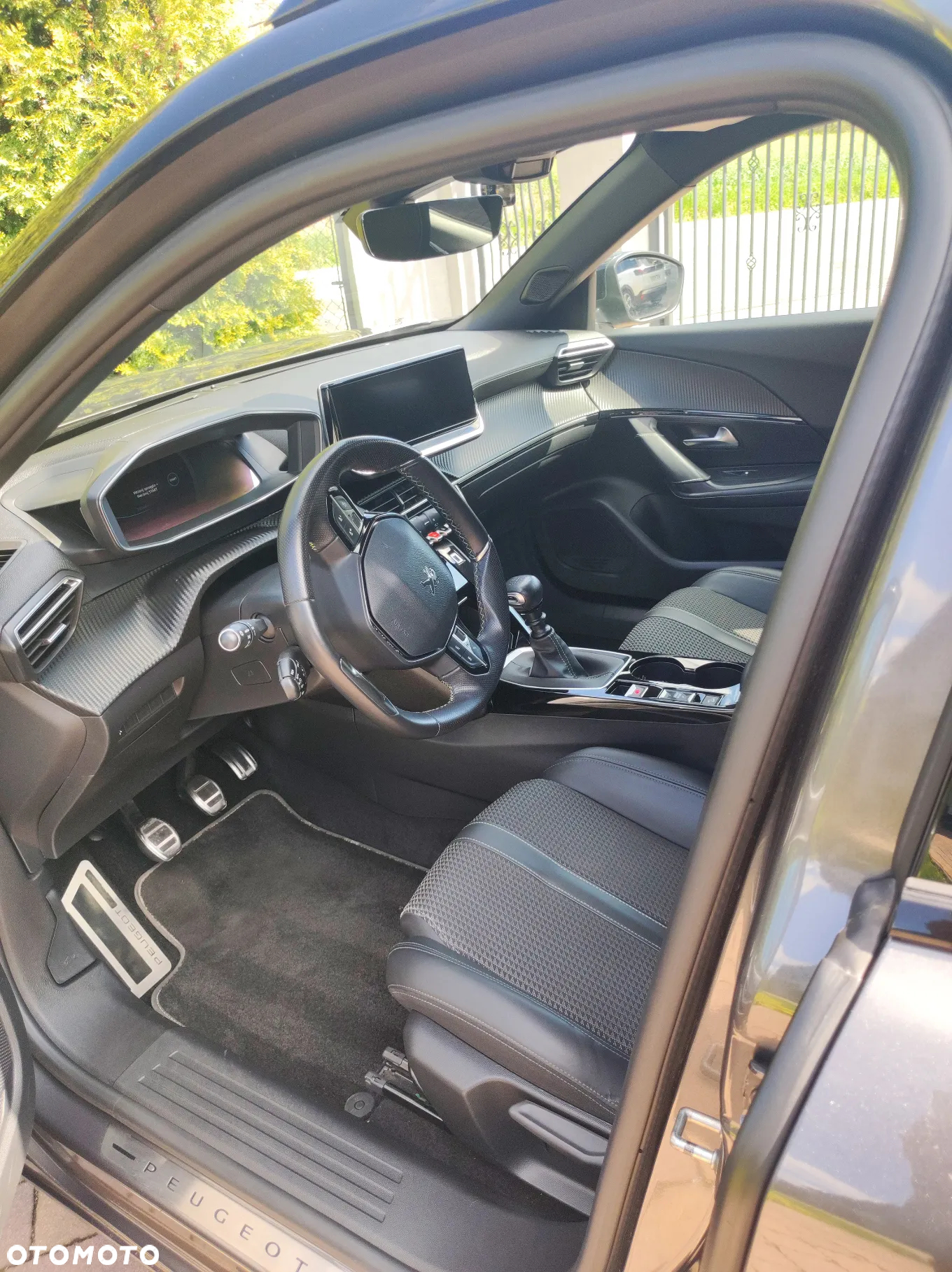 Peugeot 2008 1.2 PureTech GT Line S&S - 8