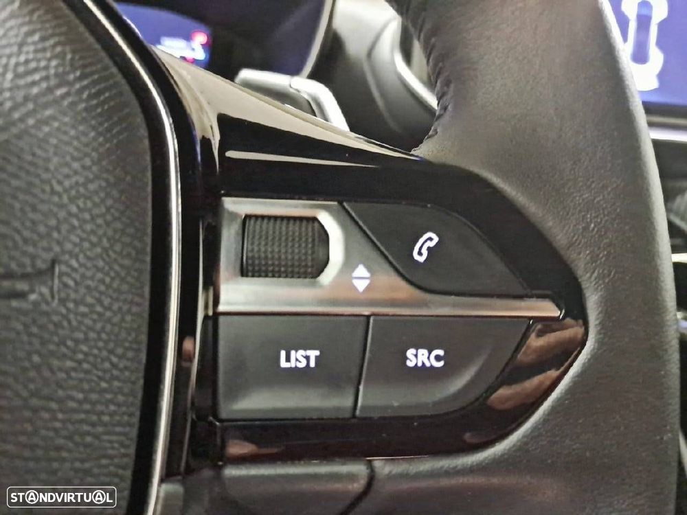 Peugeot 2008 1.2 Hybrid Allure e-DCS6 - 17