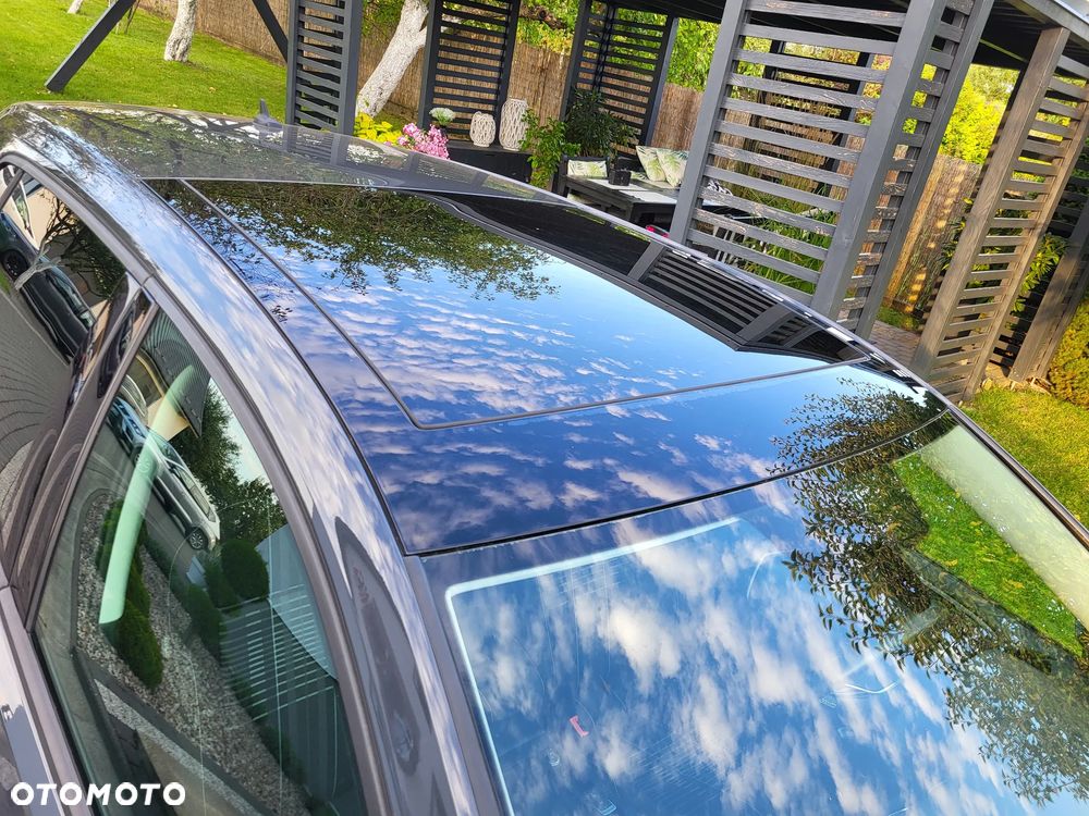 Volkswagen Golf 2.0 TDI BlueMotion Technology Lounge - 34