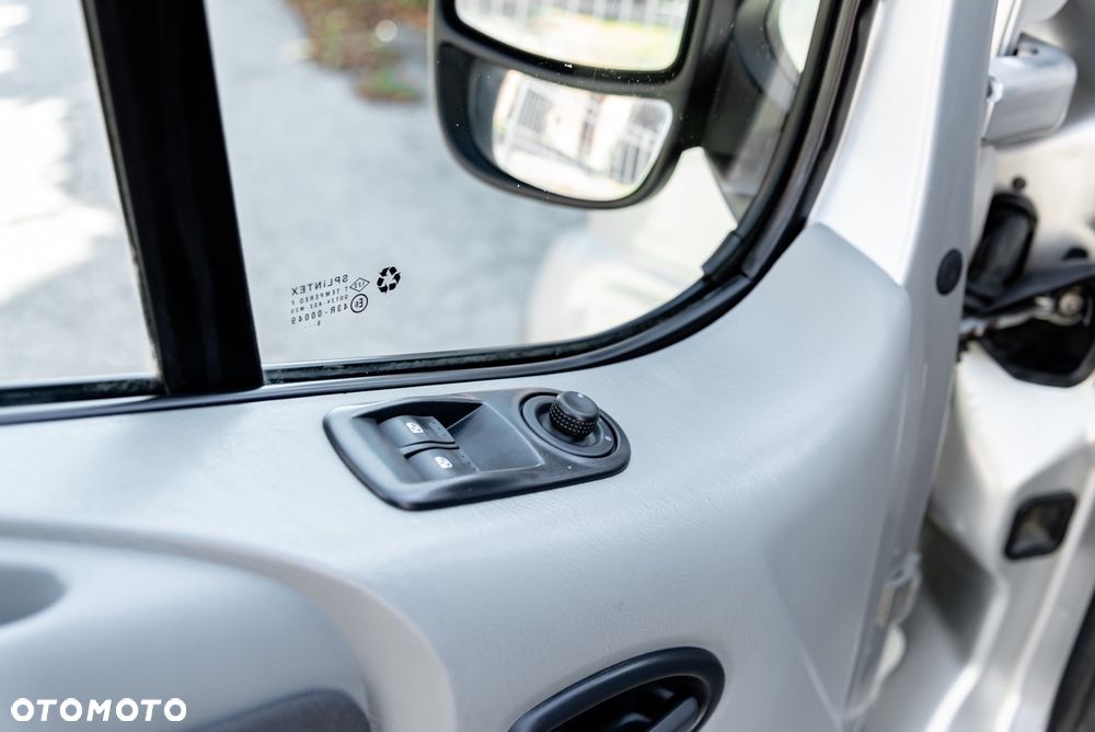 Opel Vivaro - 19