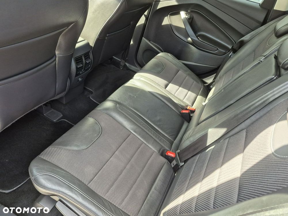 Ford Kuga - 10