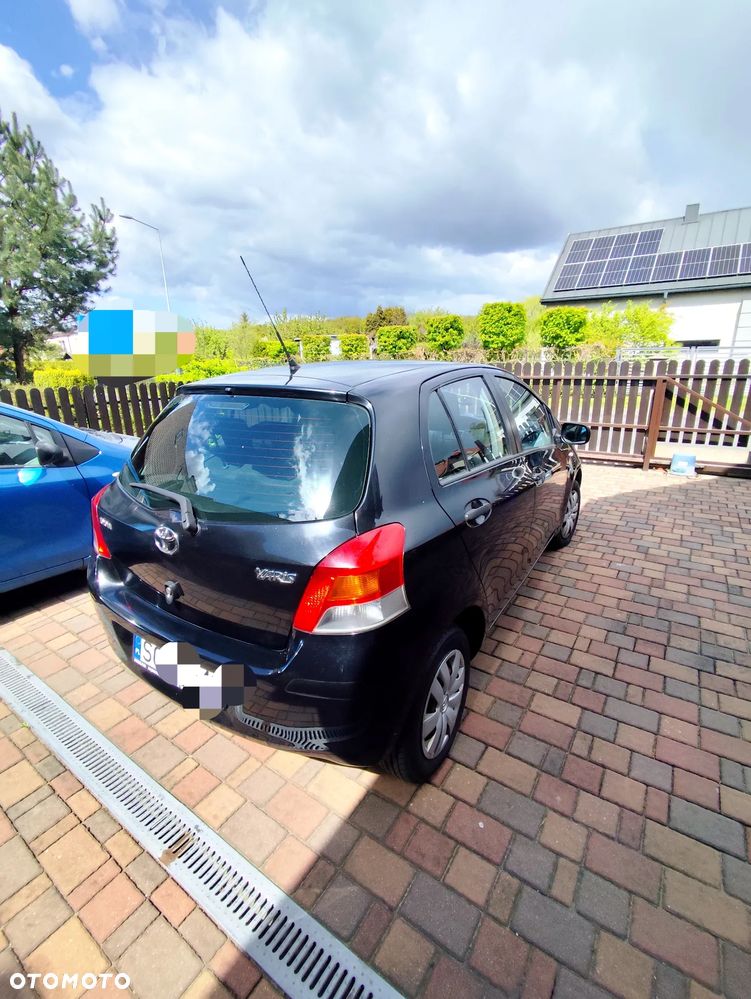 Toyota Yaris - 10