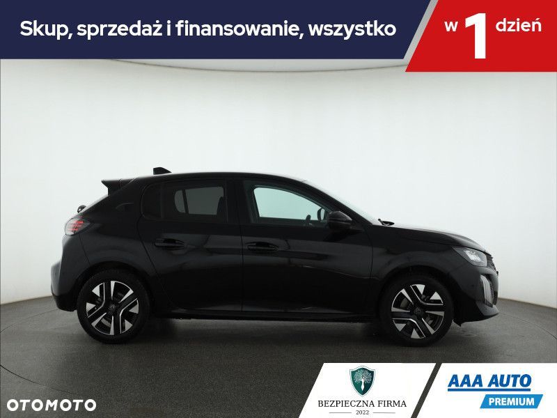 Peugeot 208 - 8