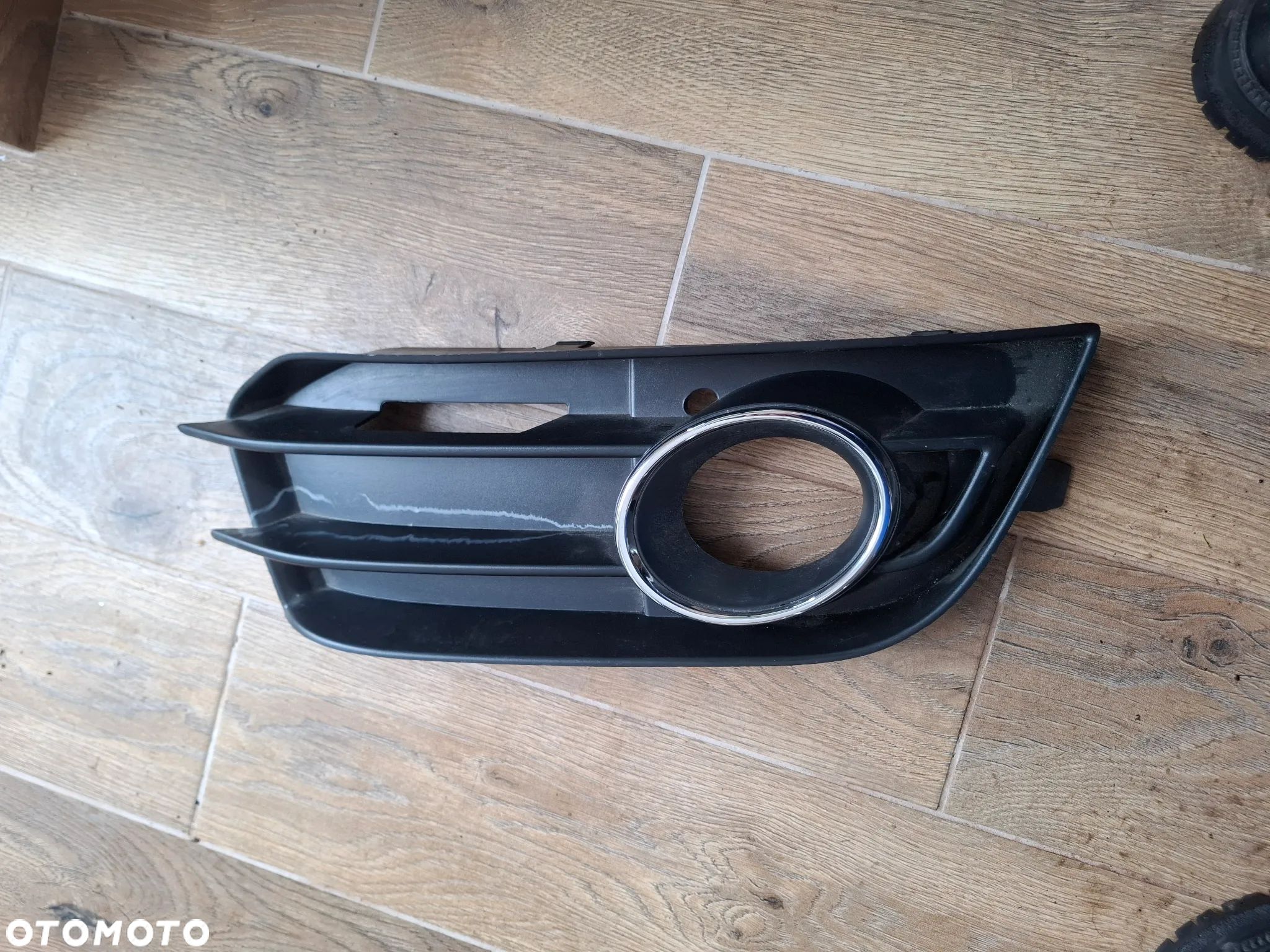 Kratka ramka zderzaka zaślepka audi A1 8X0807682 - 1