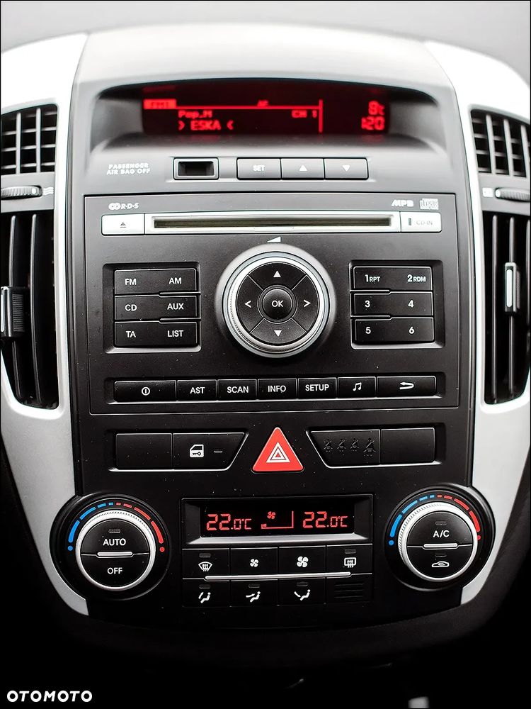 Kia Ceed - 24