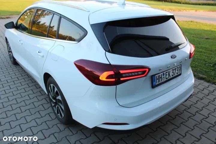 Ford Focus 1.0 EcoBoost Hybrid TITANIUM DESIGN - 4