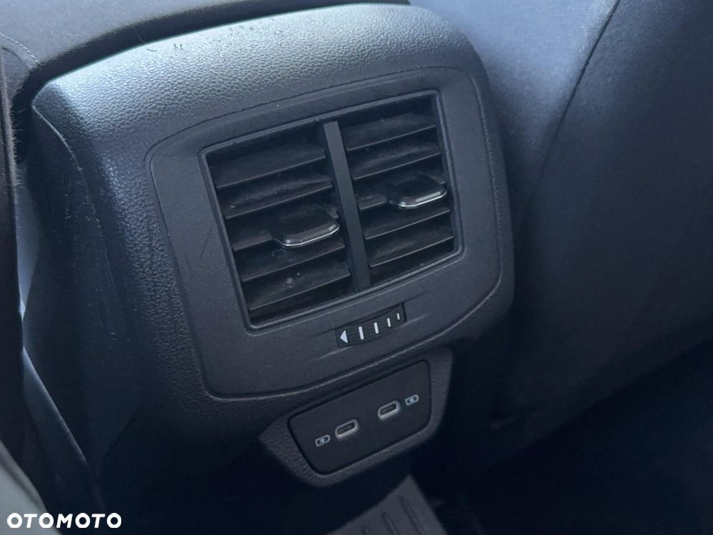 Volkswagen T-Roc - 29