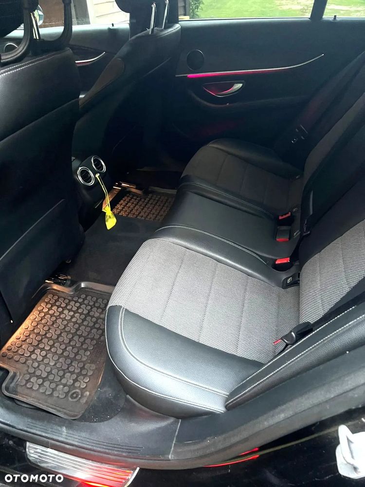 Mercedes-Benz Klasa E 220 d 4-Matic Business Edition 9G-TRONIC - 17