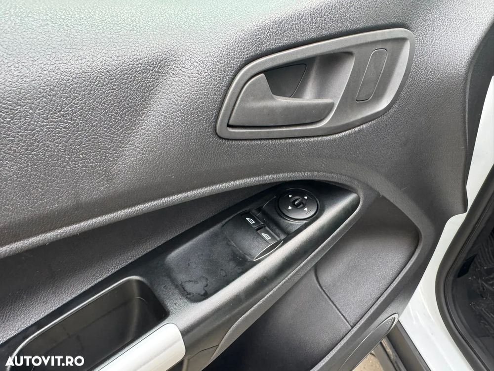 Ford TRANSIT CONNECT - 10