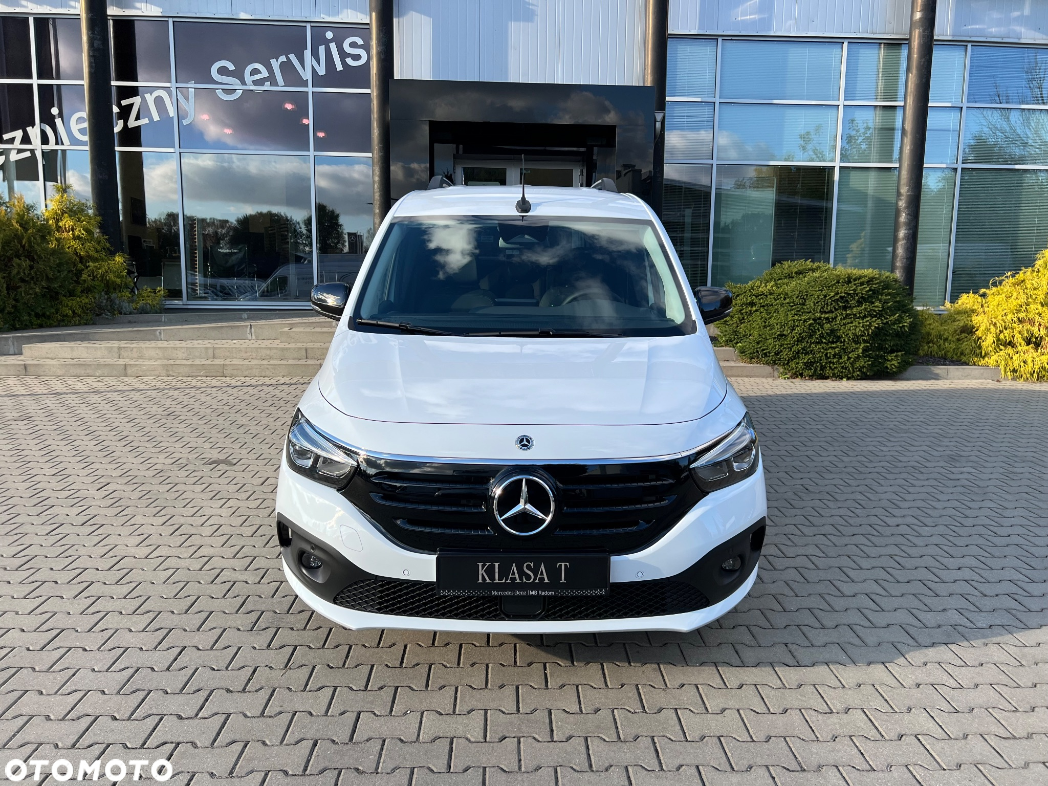 Mercedes-Benz EQT - 10