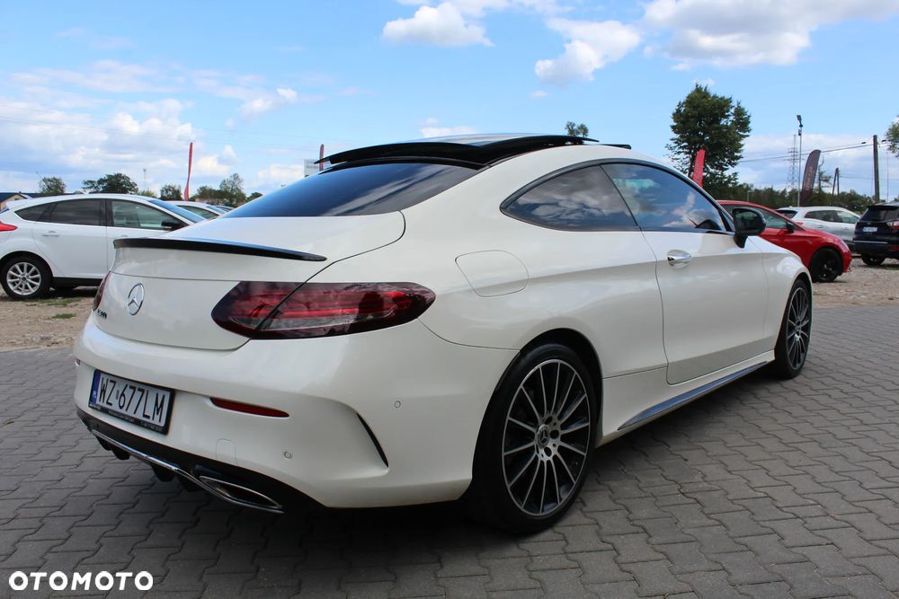 Mercedes-Benz Klasa C 300 7G-TRONIC AMG Line - 6