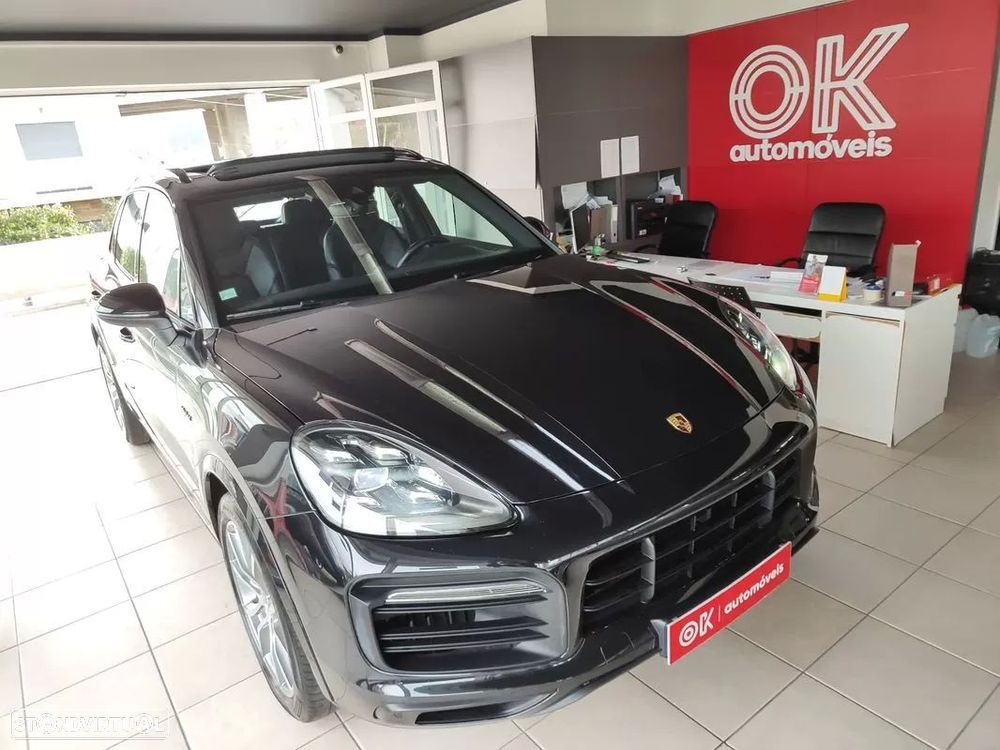 Porsche Cayenne E-Hybrid Platinum Edition — fotografia 12