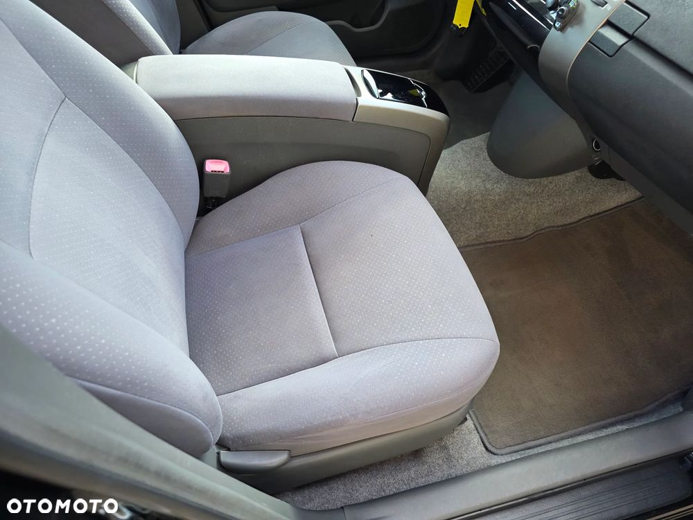 Toyota Prius 1.5 VVT-i Prestige - 24