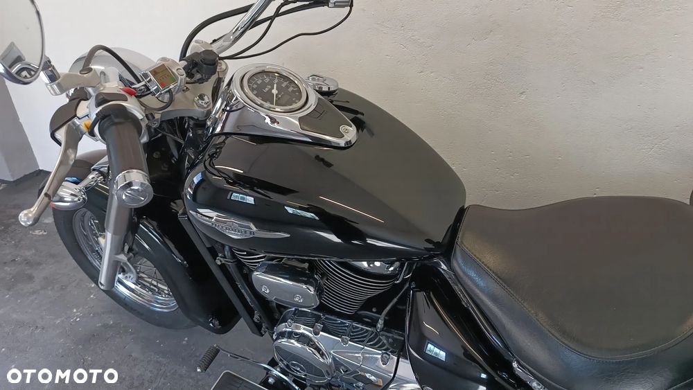 Suzuki Intruder - 18