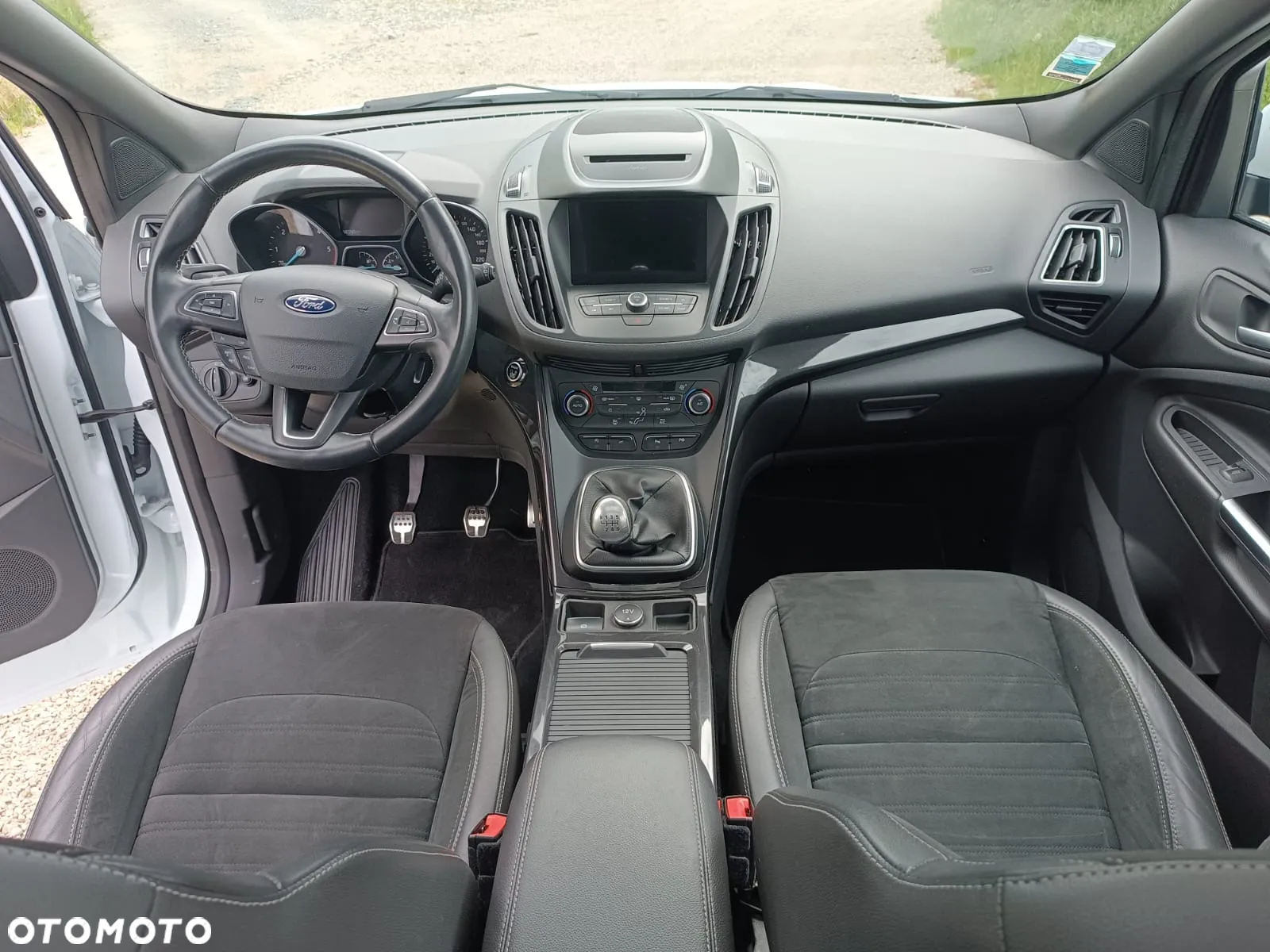 Ford Kuga 2.0 TDCi 4x2 ST-Line - 17
