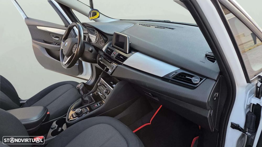 BMW 218 Gran Tourer d 7L Line Luxury - 18