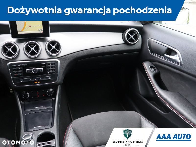 Mercedes-Benz GLA - 10