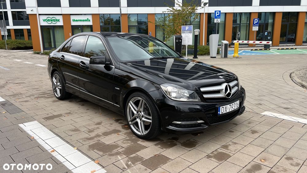 Mercedes-Benz Klasa C 180 T CGI Automatik BlueEFFICIENCY Avantgarde - 1