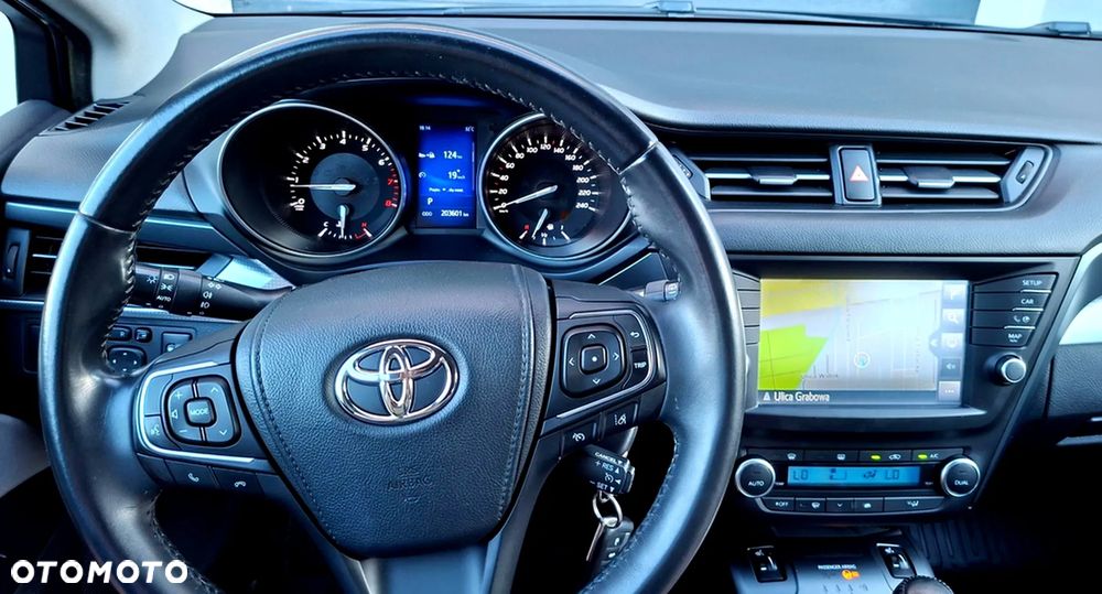 Toyota Avensis 1.8 Premium MS - 9