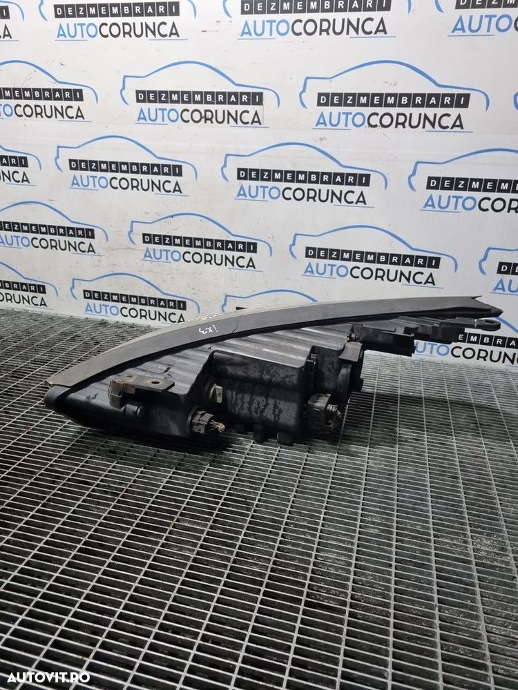 Far Dreapta Hyundai IX35 2010 - 2019 SUV 4 Usi (1145) Fara xenon LED - 2