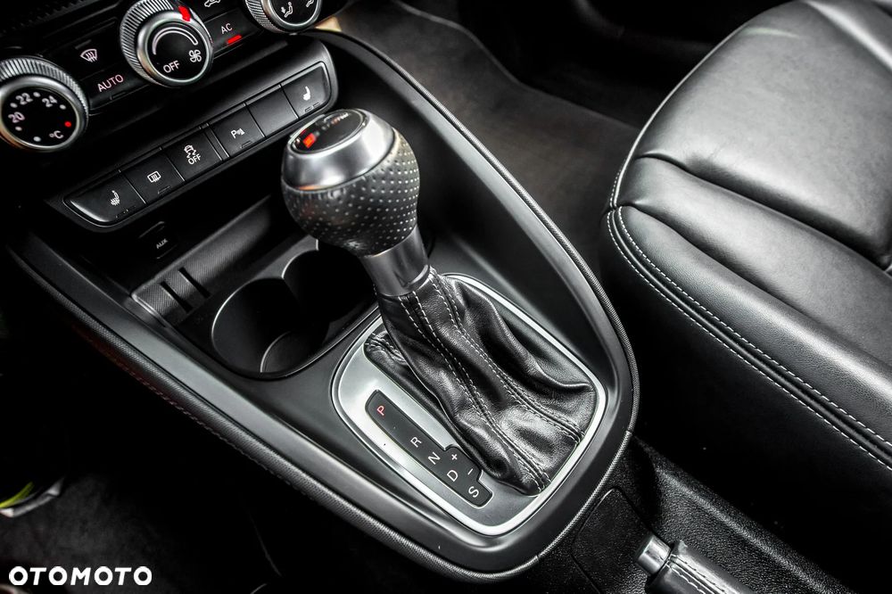 Audi A1 Sportback 1.4 TFSI S tronic S line edition m S line Sportpaket - 33