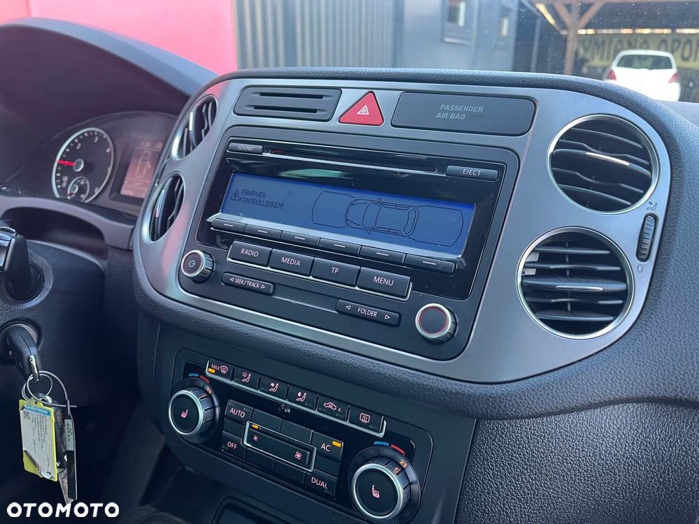 Volkswagen Tiguan 2.0 TDI DPF BlueMotion Technology Exclusive - 25