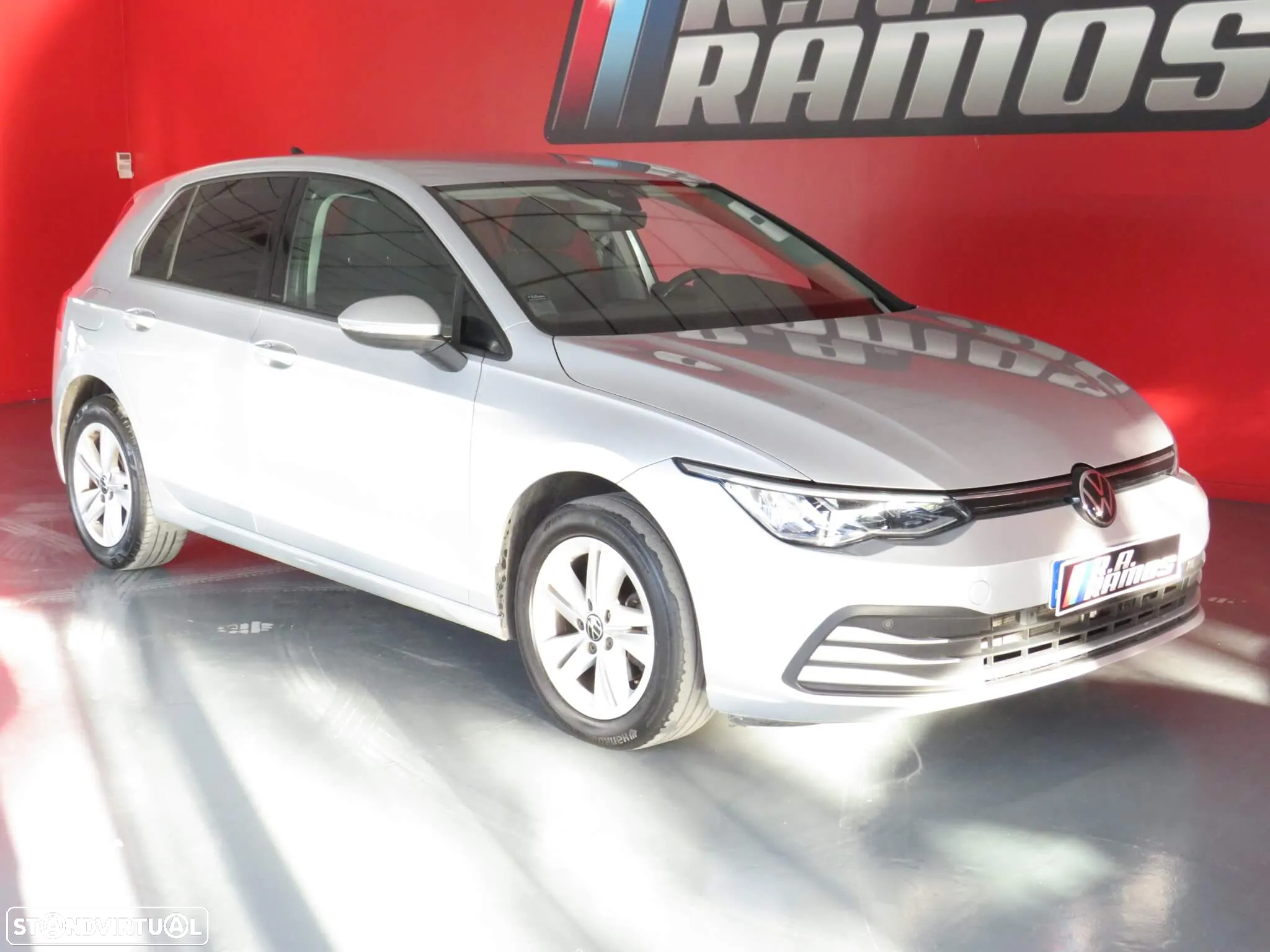 VW Golf 1.0 eTSI Life DSG - 4