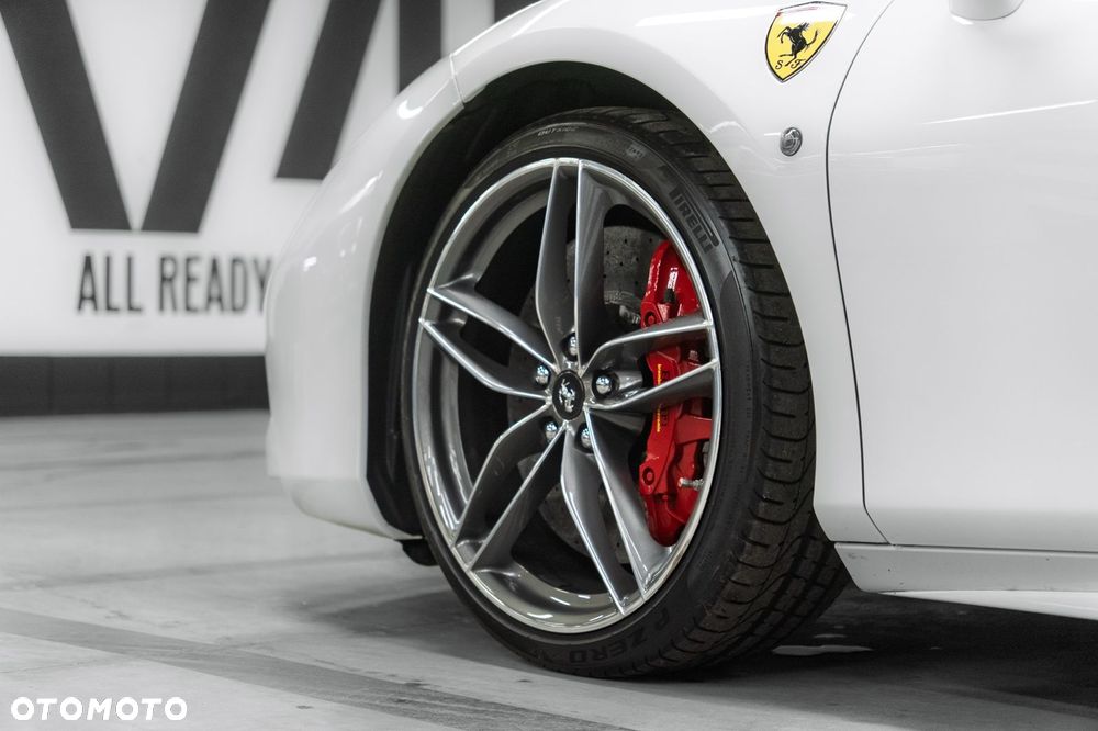 Ferrari 488 - 23