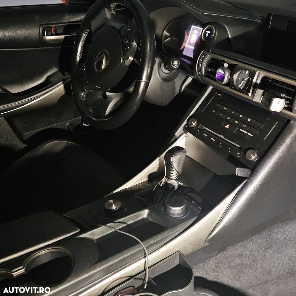 Lexus Seria IS 300h Executive Plus - 5