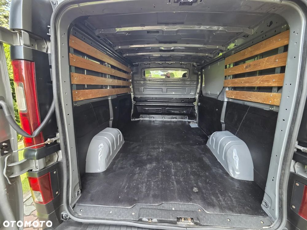 Opel Vivaro - 19