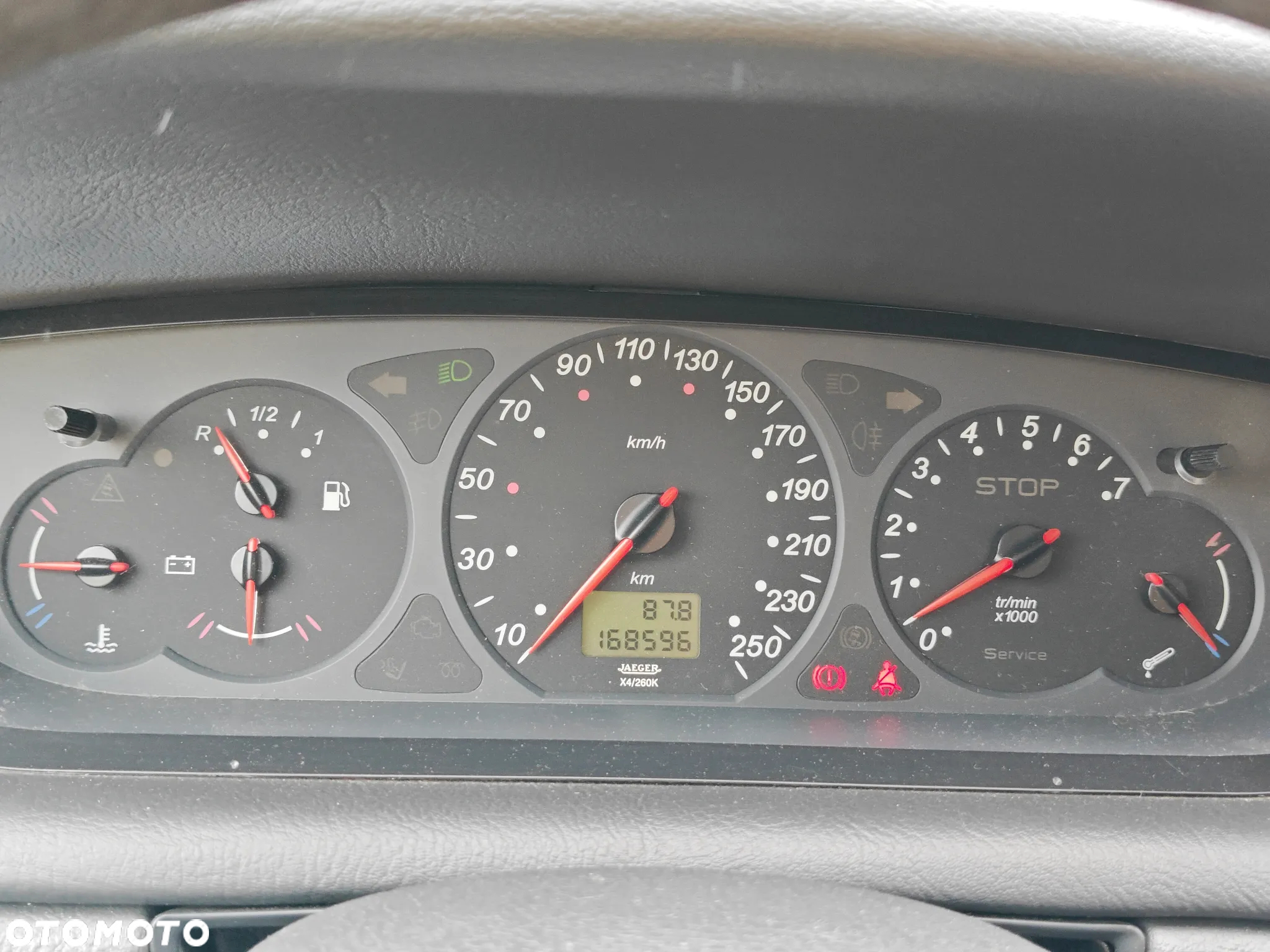 Citroën C4 2.0 16V Exclusive - 21