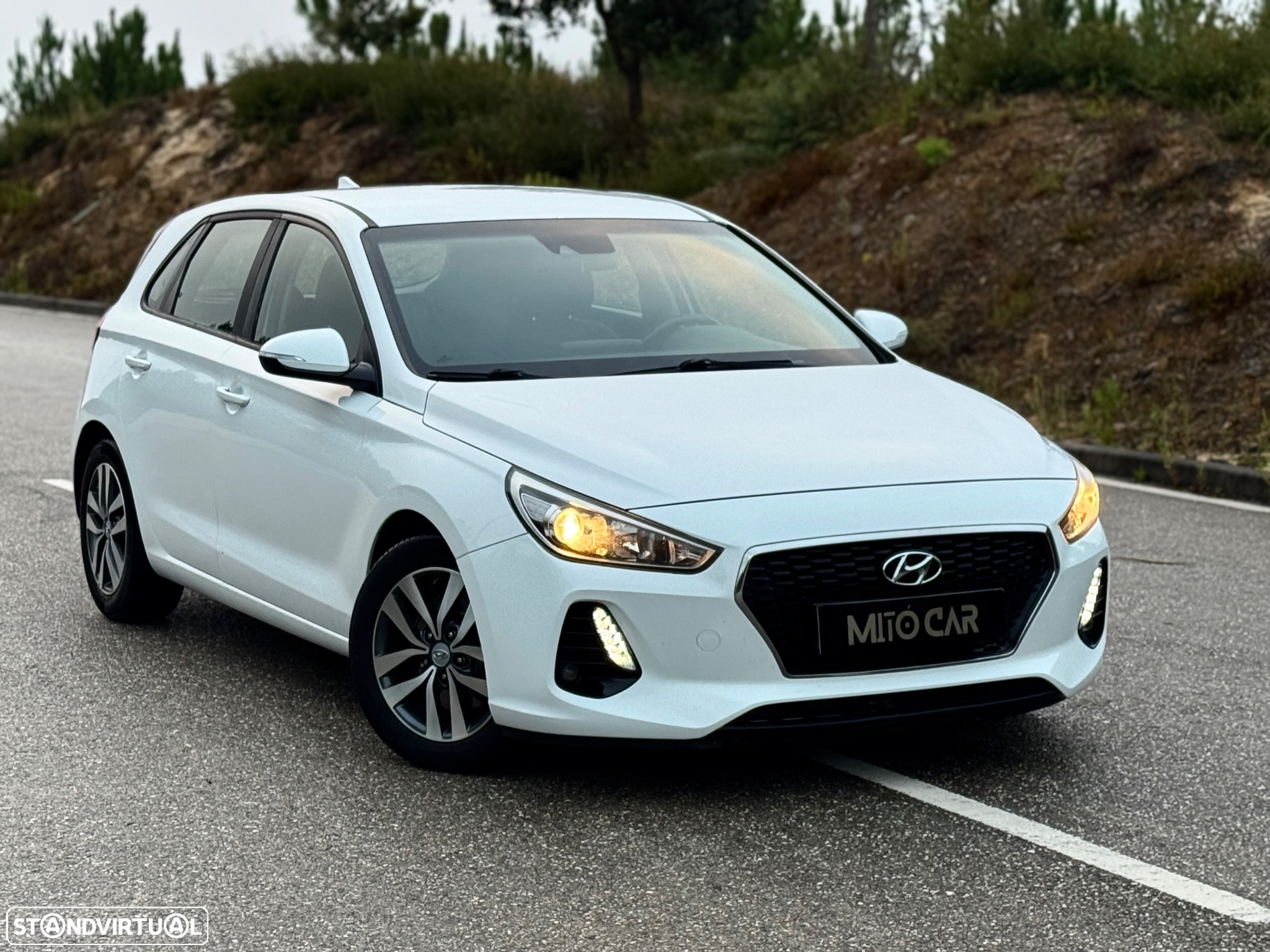 Hyundai i30 1.6 CRDI Blue Comfort+Navi - 14