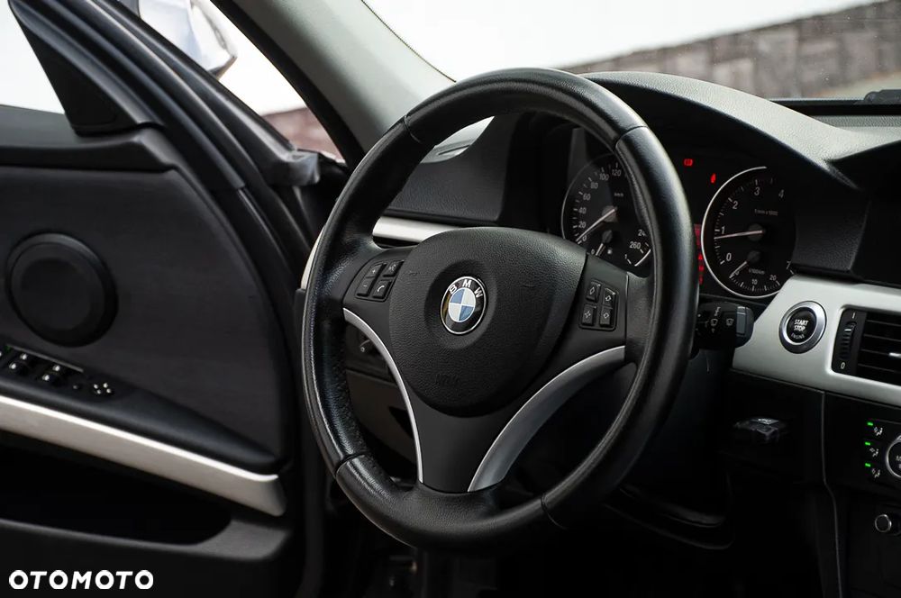 BMW Seria 3 318i Edition Sport - 25