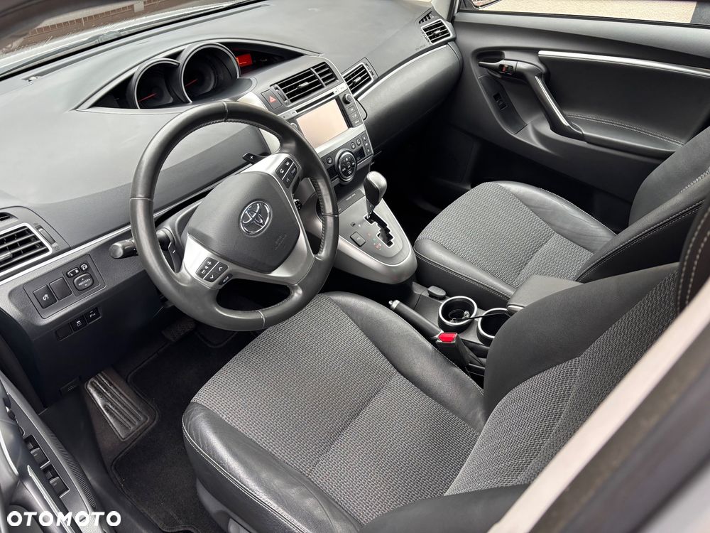 Toyota Verso 1.8 Prestige EU5 MS - 19