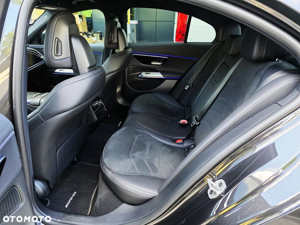 Mercedes-Benz Klasa E 220 d mHEV 4-Matic AMG 9G-Tronic - 14