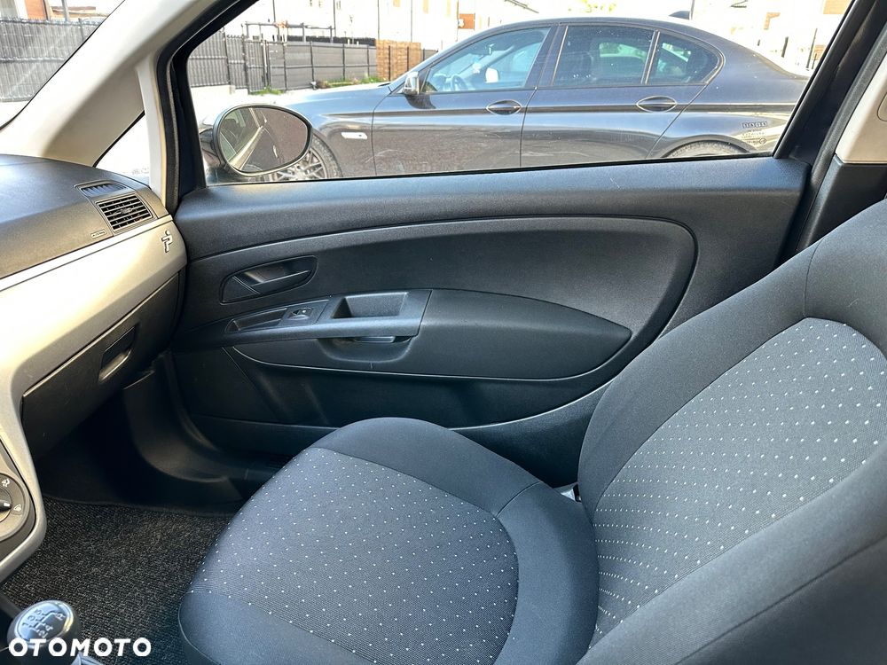 Fiat Punto - 16