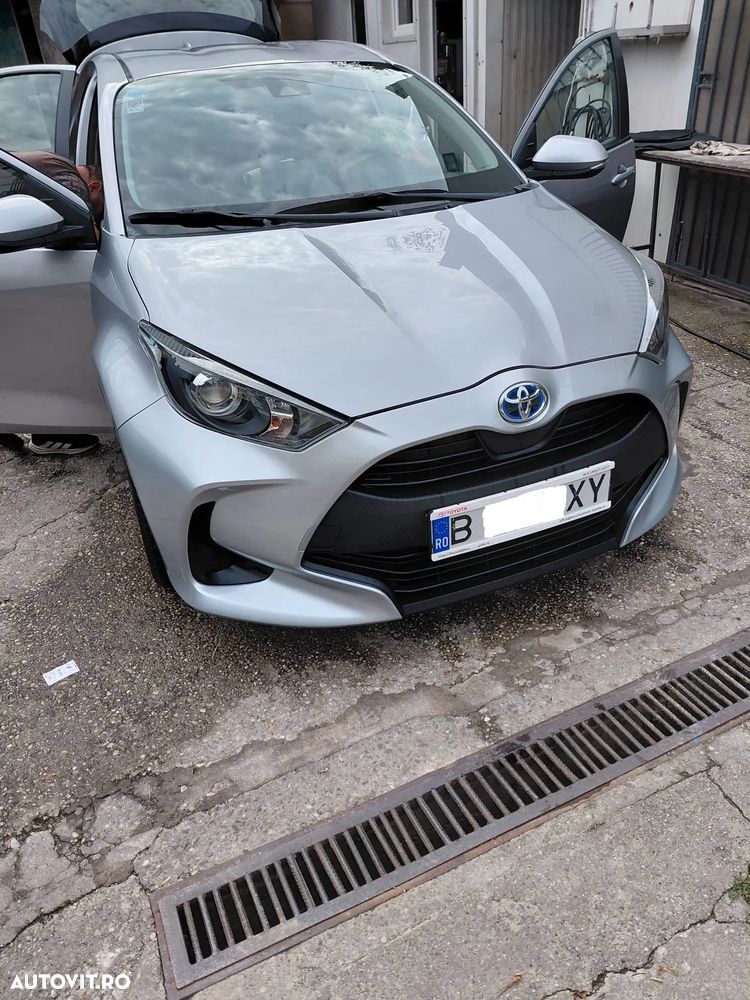 Toyota Yaris 1.5 VVT-i HSD Active - 8