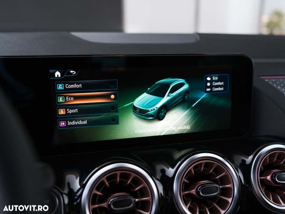 Mercedes-Benz EQA 300 4MATIC - 30
