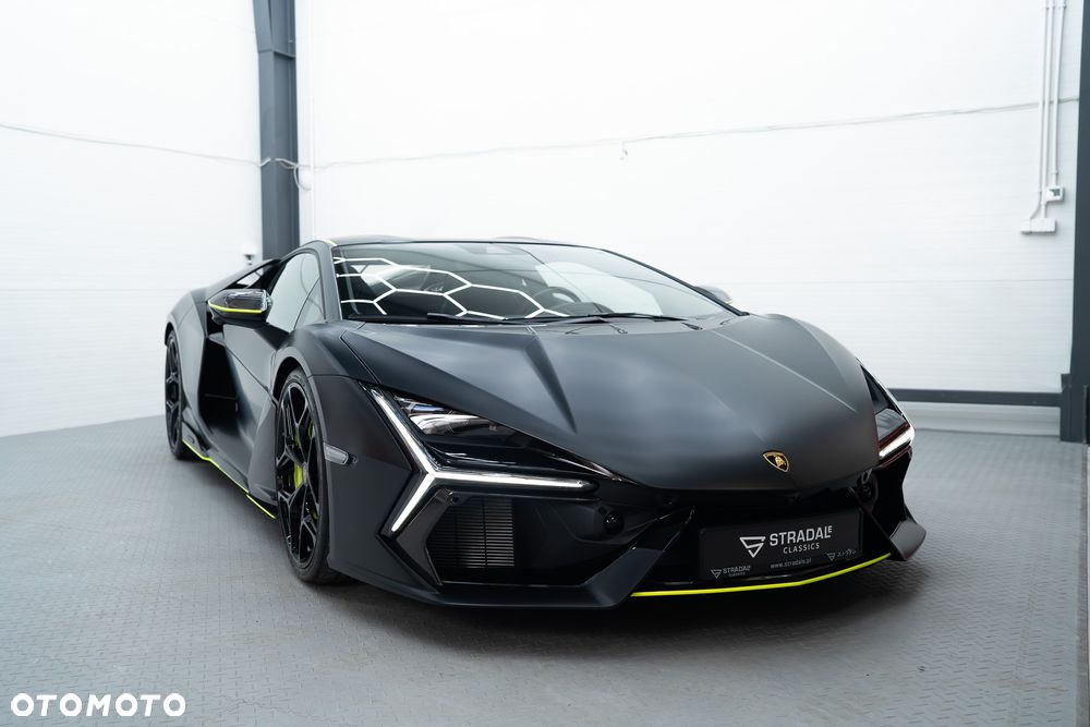Lamborghini Revuelto - 4