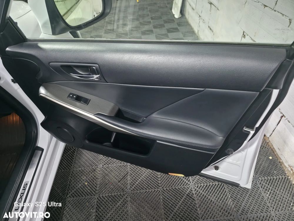 Lexus Seria IS 300h Aut. F Sport - 10
