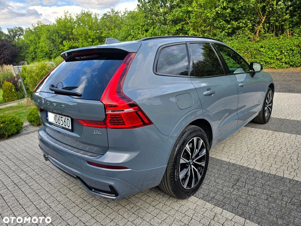 Volvo XC 60 B4 B Plus Dark - 3